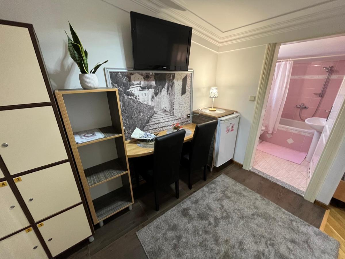 Hostel Dino Мостар Экстерьер фото
